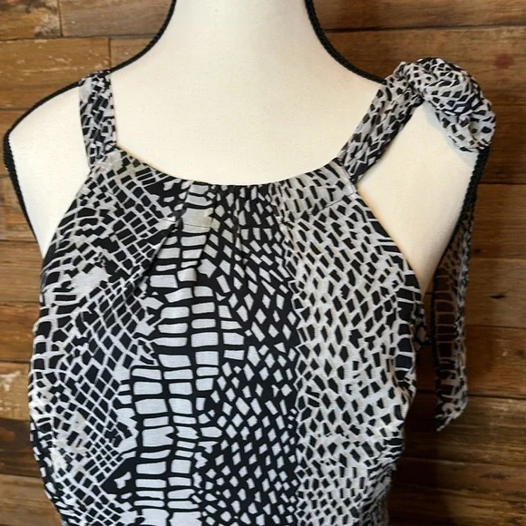 BCBG super cute print dress sleeveless - Picture 2 of 7